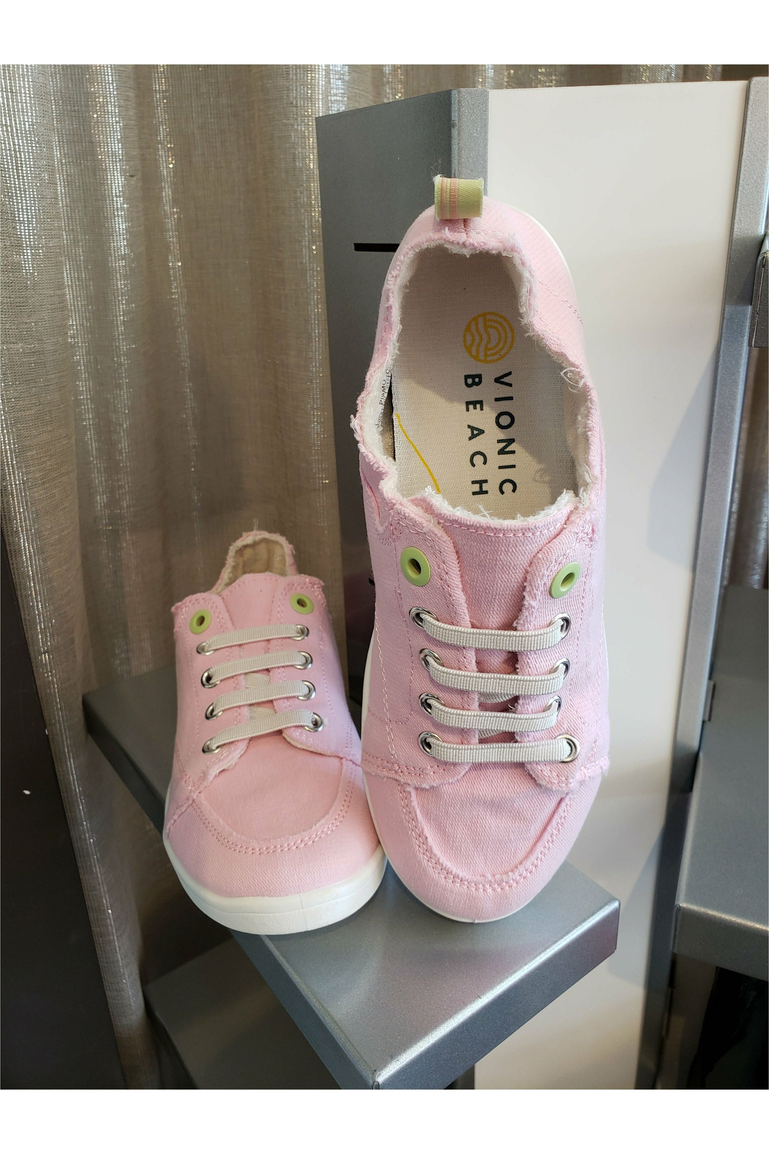 Vionic hot sale pink sneakers