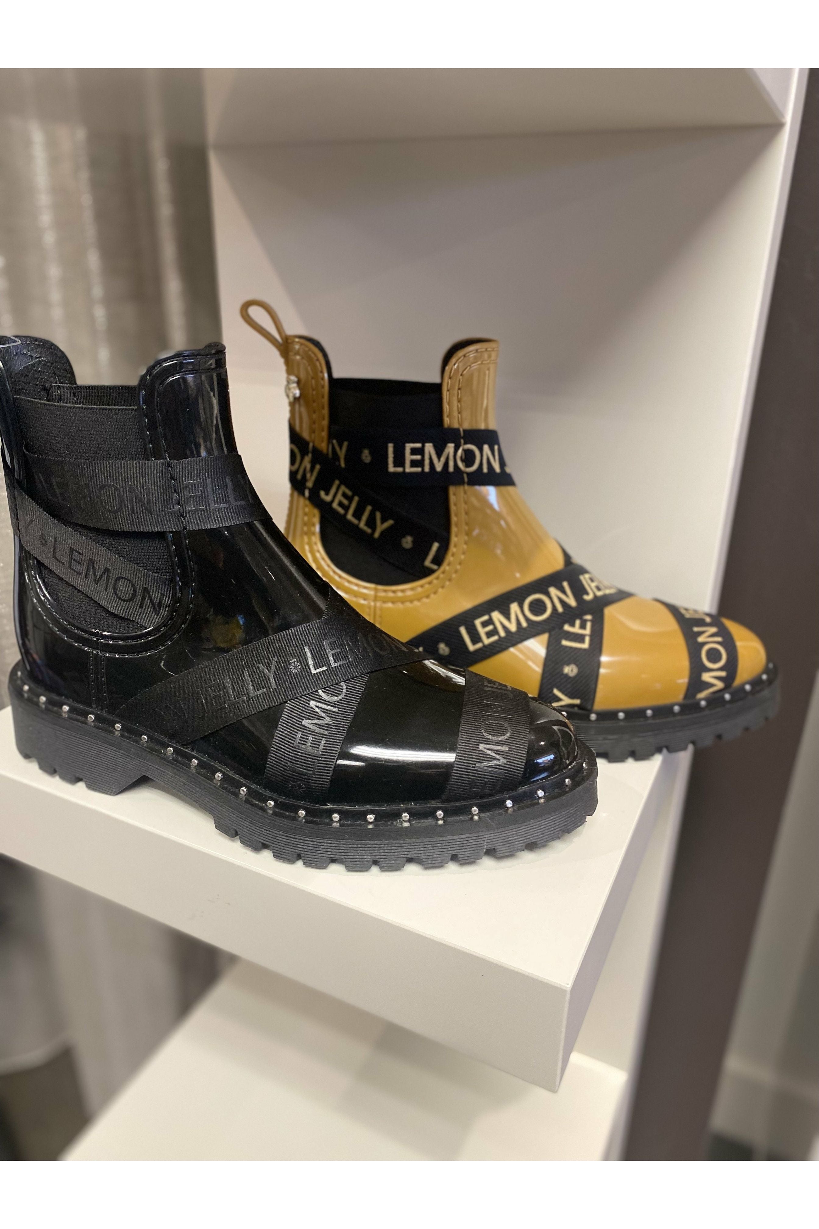 Lemon rain boots online with bows