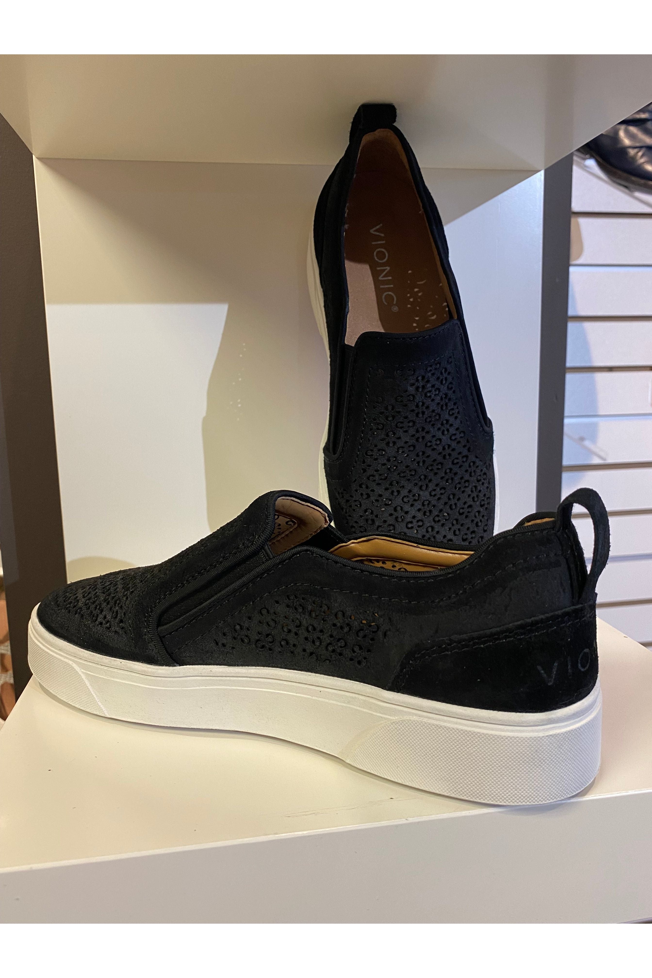 Vionic deals snakeskin sneakers